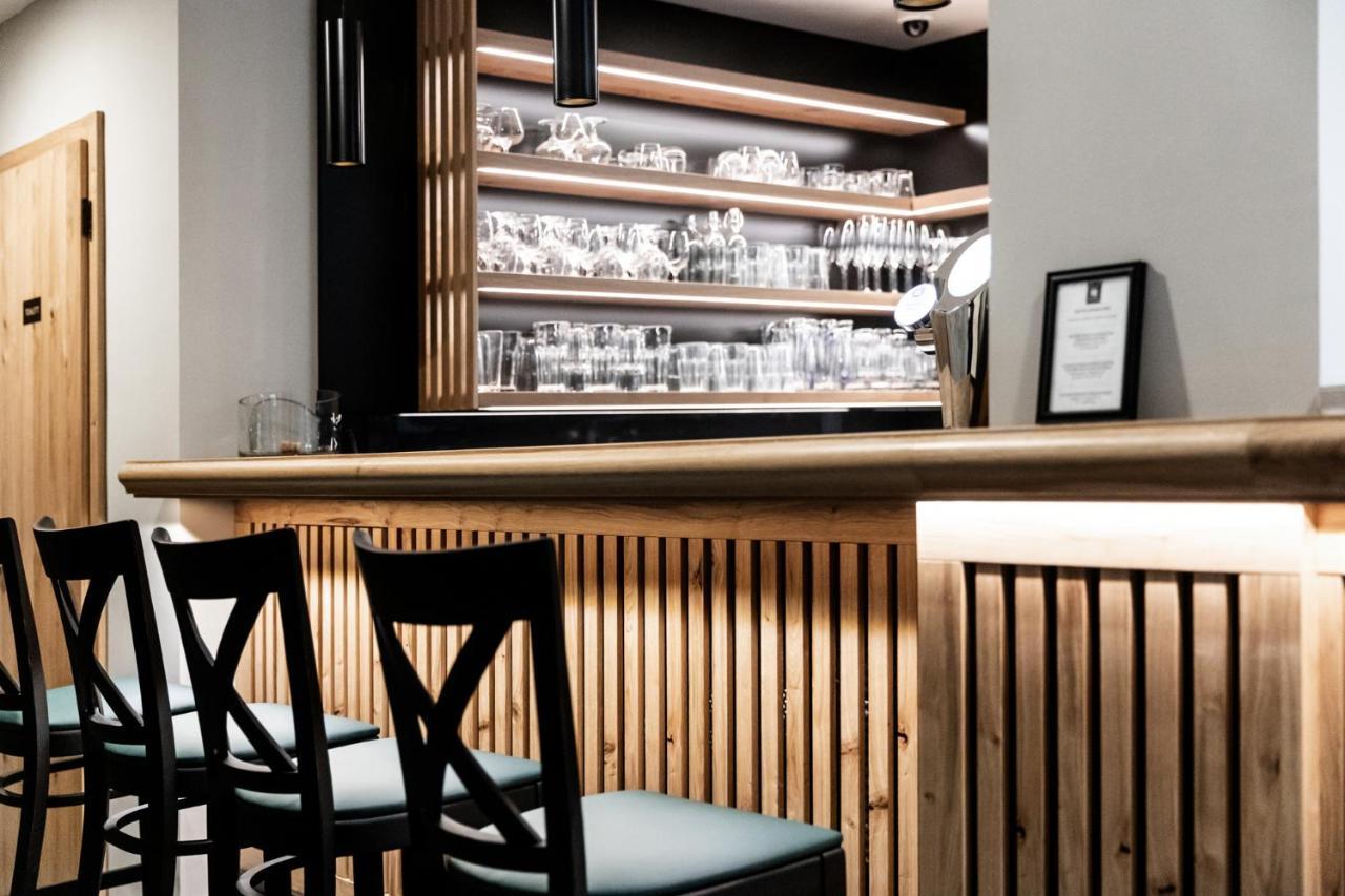 Veszprém Oliva Hotel מראה חיצוני תמונה