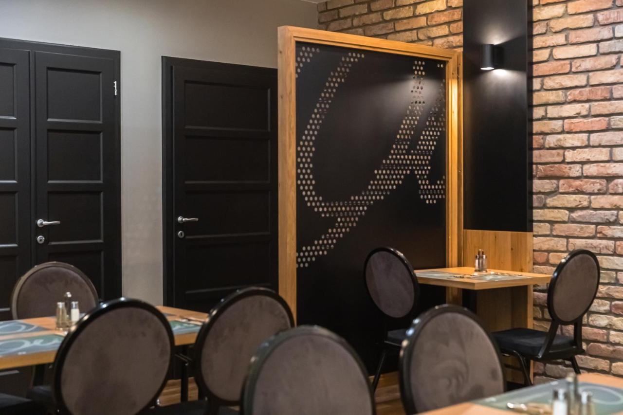 Veszprém Oliva Hotel מראה חיצוני תמונה