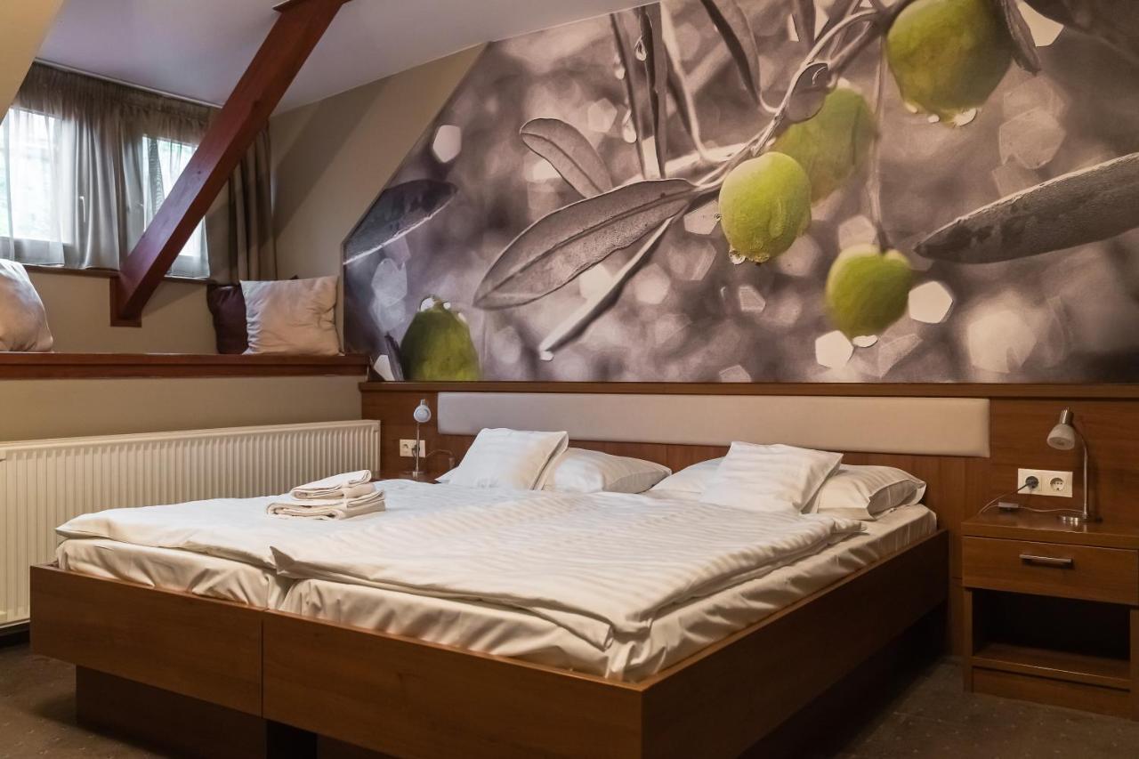 Veszprém Oliva Hotel מראה חיצוני תמונה
