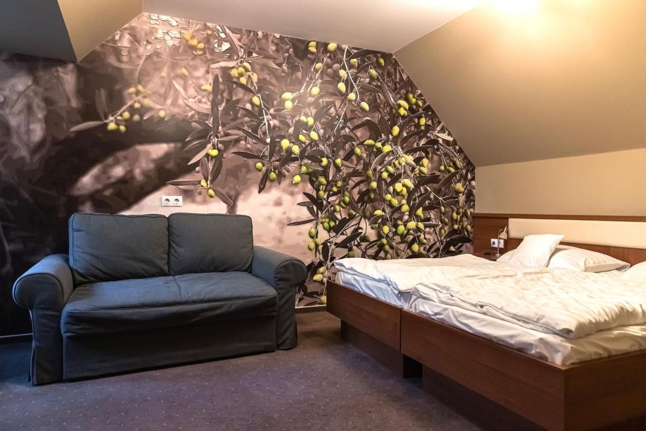 Veszprém Oliva Hotel מראה חיצוני תמונה